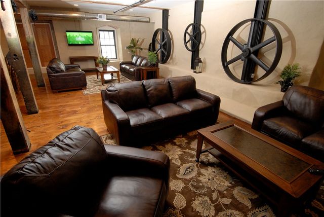 618 MAIN Street 03-206, Coventry, RI 02816