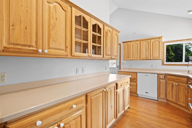 7916 Shorewood DRIVE, Salem, WI 53168