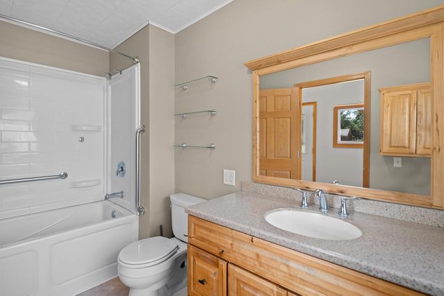 7916 Shorewood DRIVE, Salem, WI 53168