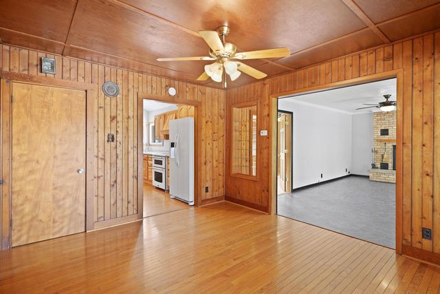 7916 Shorewood DRIVE, Salem, WI 53168