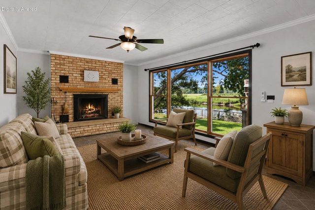 7916 Shorewood DRIVE, Salem, WI 53168