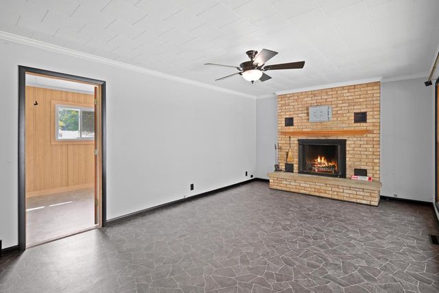7916 Shorewood DRIVE, Salem, WI 53168