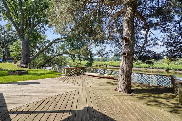 7916 Shorewood DRIVE, Salem, WI 53168