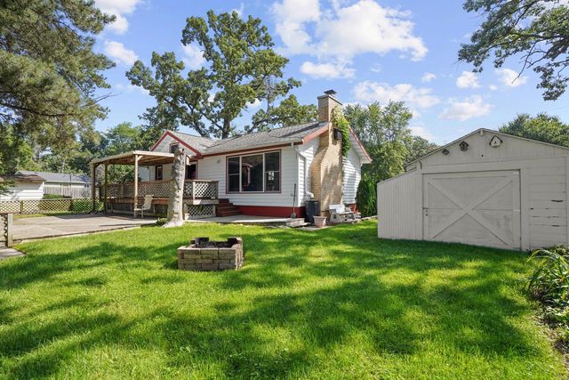 7916 Shorewood DRIVE, Salem, WI 53168