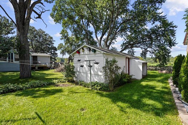 7916 Shorewood DRIVE, Salem, WI 53168