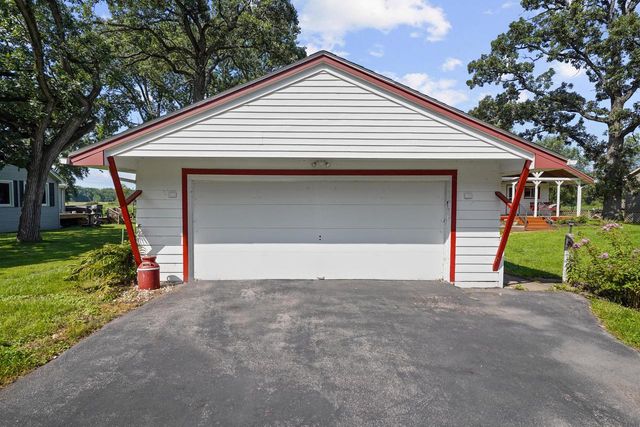 7916 Shorewood DRIVE, Salem, WI 53168