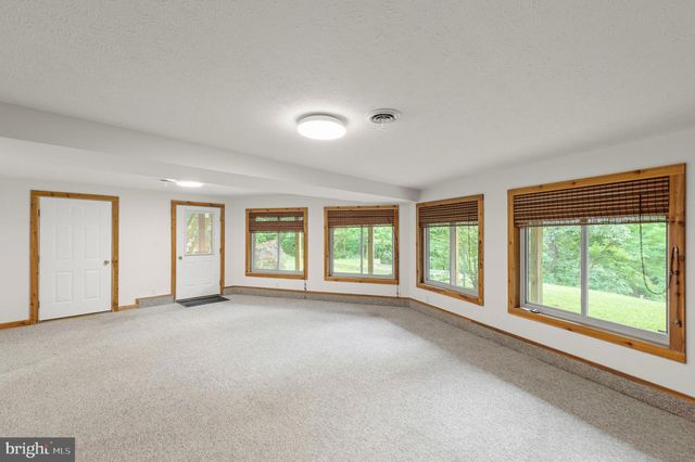 1011 LIBERTY HALL RD, Front Royal, VA 22630