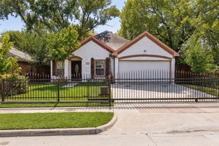 922 Bayonne Street, Dallas, TX 75212