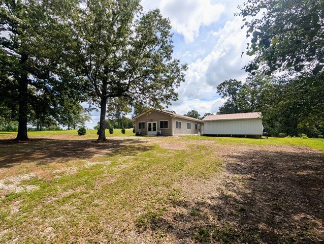 1168 W Green Hill Rd, Mc Minnville, TN 37110