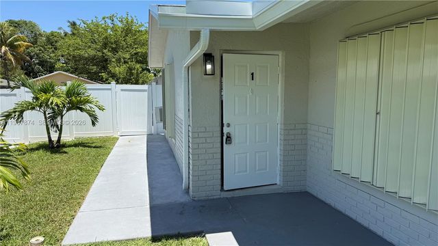 216 NW 12th St 1, Pompano Beach, FL 33060