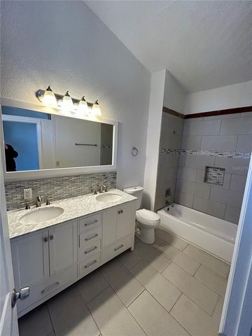 18812 CARR DRIVE C, Lutz, FL 33559