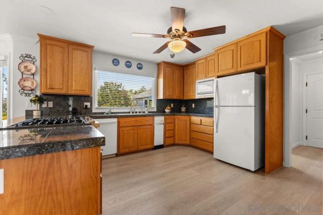 9856 W Lilac Road, Escondido, CA 92026