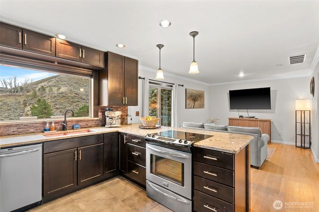 222 Austin Ave, Wenatchee, WA 98801