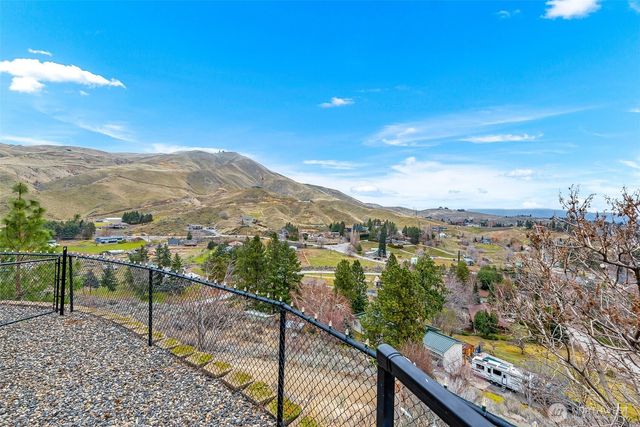 222 Austin Ave, Wenatchee, WA 98801