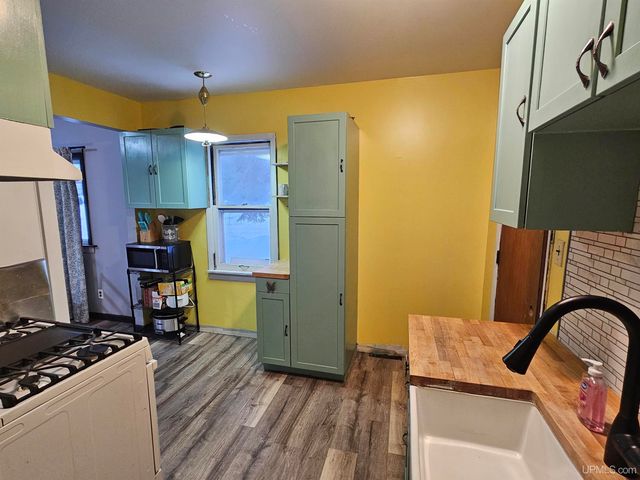 19380 W Calverley Avenue, Houghton, MI 49931