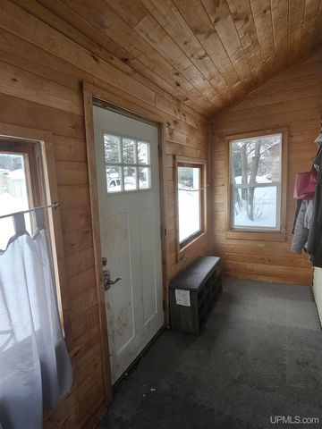 19380 W Calverley Avenue, Houghton, MI 49931