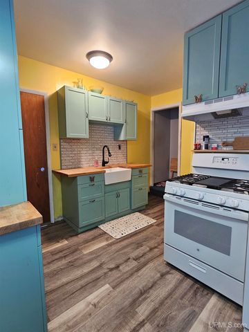 19380 W Calverley Avenue, Houghton, MI 49931