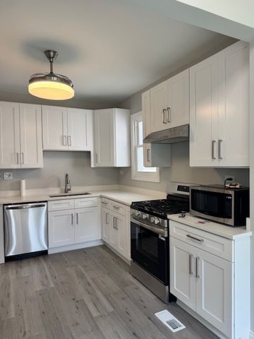 7025 S Lowe Avenue, Chicago, IL 60621