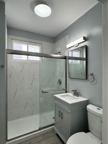 7025 S Lowe Avenue, Chicago, IL 60621