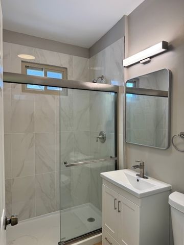 7025 S Lowe Avenue, Chicago, IL 60621
