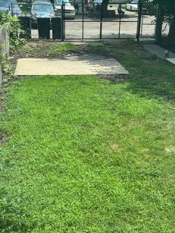 7025 S Lowe Avenue, Chicago, IL 60621