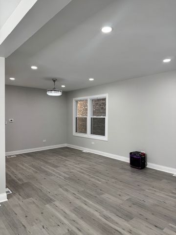 7025 S Lowe Avenue, Chicago, IL 60621