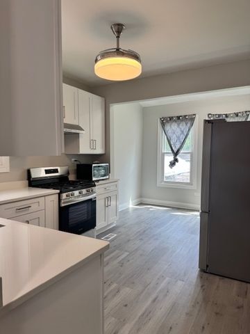 7025 S Lowe Avenue, Chicago, IL 60621