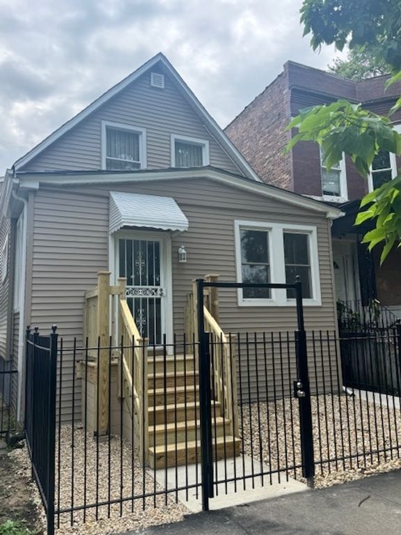 7025 S Lowe Avenue, Chicago, IL 60621