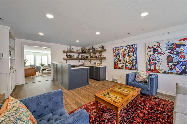 3325 NW 61st Street, Oklahoma City, OK 73112