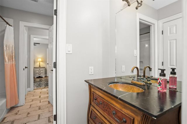 17655 Fm 832, Buffalo, TX 75831