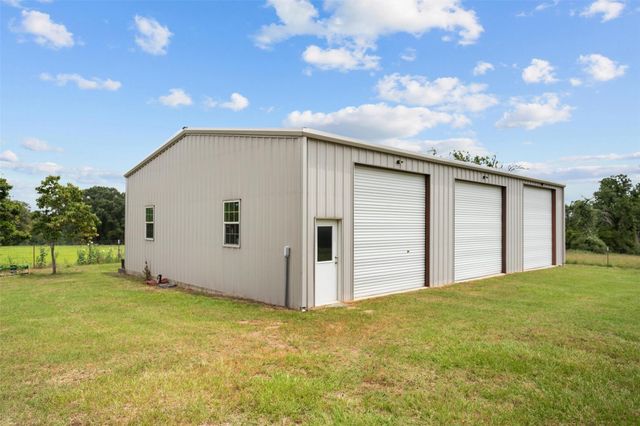 17655 Fm 832, Buffalo, TX 75831