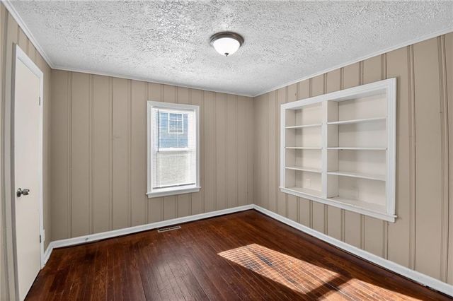 822 N Crysler Avenue, Independence, MO 64050