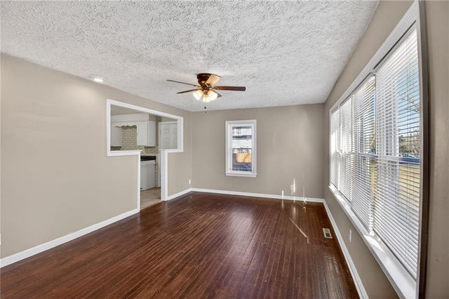 822 N Crysler Avenue, Independence, MO 64050