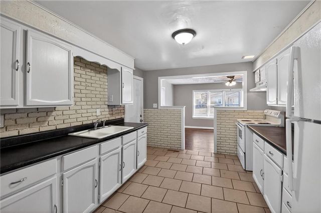 822 N Crysler Avenue, Independence, MO 64050