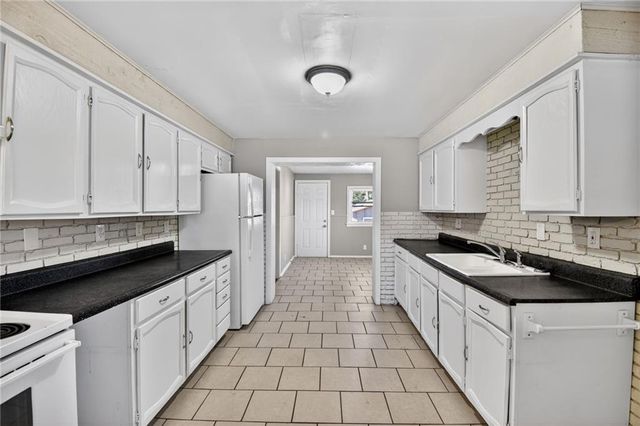 822 N Crysler Avenue, Independence, MO 64050