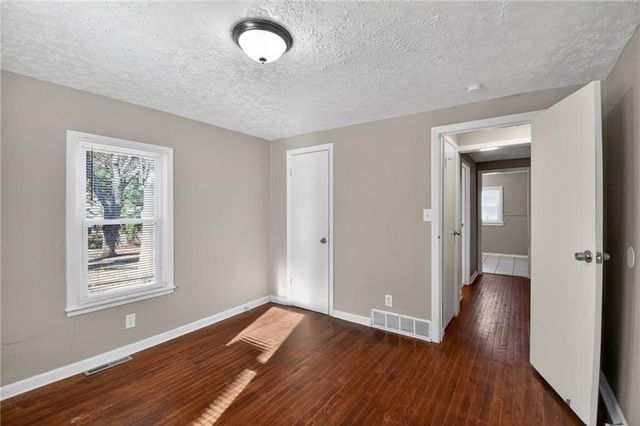 822 N Crysler Avenue, Independence, MO 64050