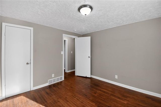 822 N Crysler Avenue, Independence, MO 64050