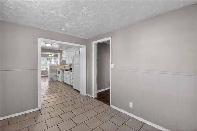 822 N Crysler Avenue, Independence, MO 64050