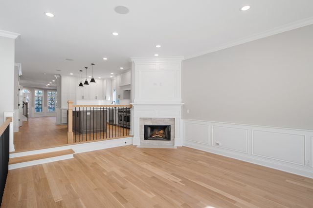 5054 N Claremont Avenue, Chicago, IL 60625