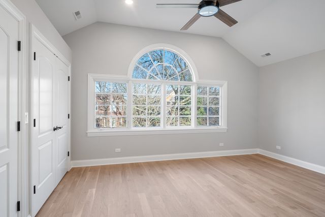 5054 N Claremont Avenue, Chicago, IL 60625