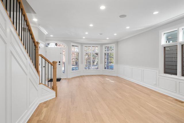 5054 N Claremont Avenue, Chicago, IL 60625