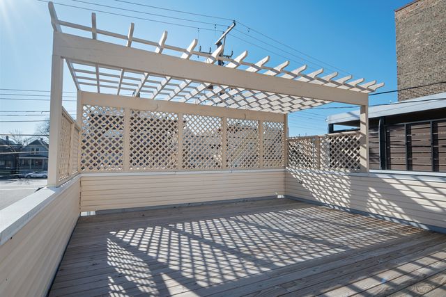 5054 N Claremont Avenue, Chicago, IL 60625