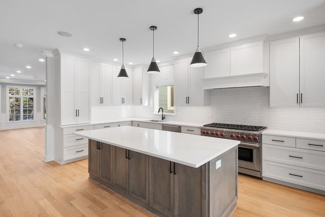 5054 N Claremont Avenue, Chicago, IL 60625