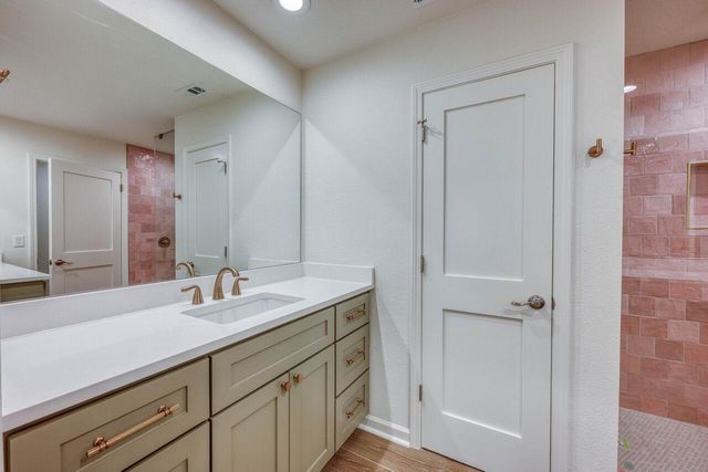 319 Columbine ST, Meadowlakes, TX 78654