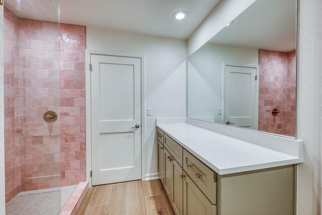 319 Columbine ST, Meadowlakes, TX 78654