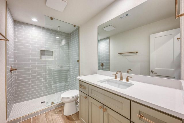 319 Columbine ST, Meadowlakes, TX 78654