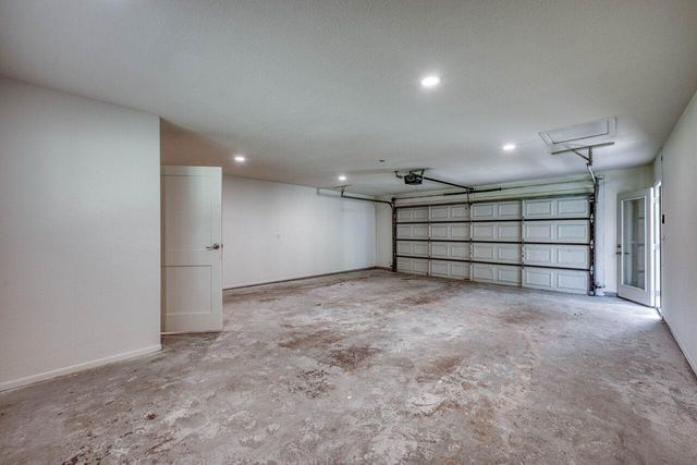 319 Columbine ST, Meadowlakes, TX 78654