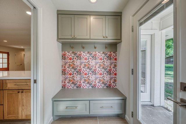 319 Columbine ST, Meadowlakes, TX 78654