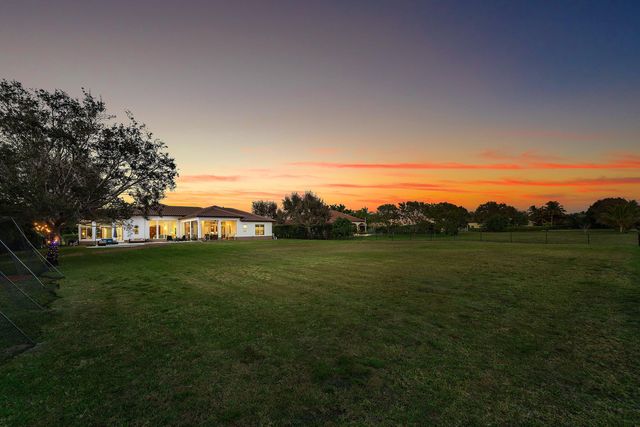 8880 S Kendale Circle, Lake Worth, FL 33467