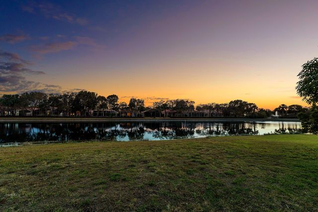 8880 S Kendale Circle, Lake Worth, FL 33467